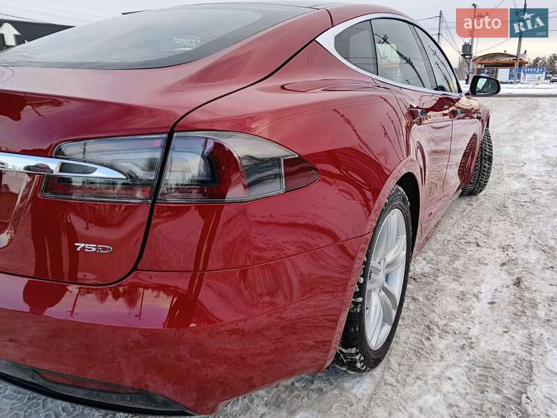 Лифтбек Tesla Model S 2017 в Киеве