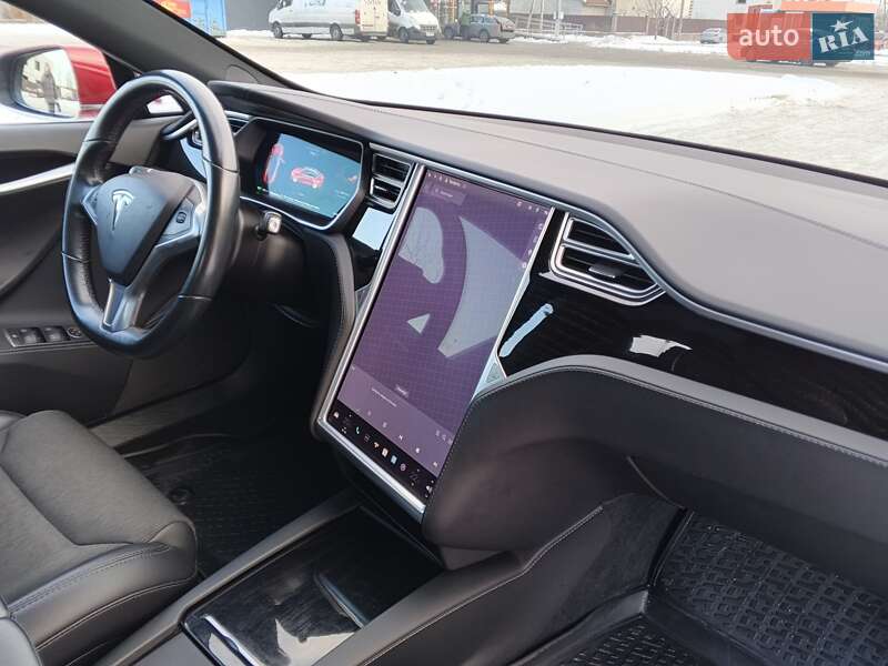 Лифтбек Tesla Model S 2017 в Киеве