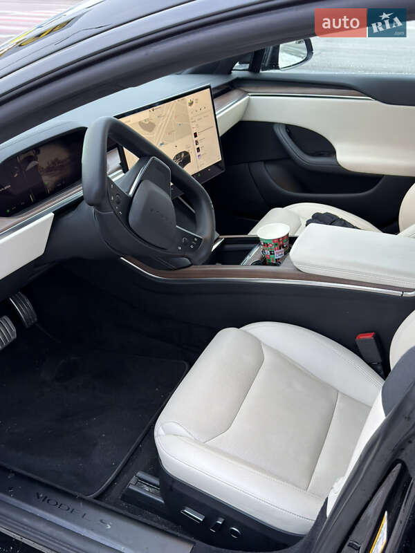 Лифтбек Tesla Model S 2022 в Киеве