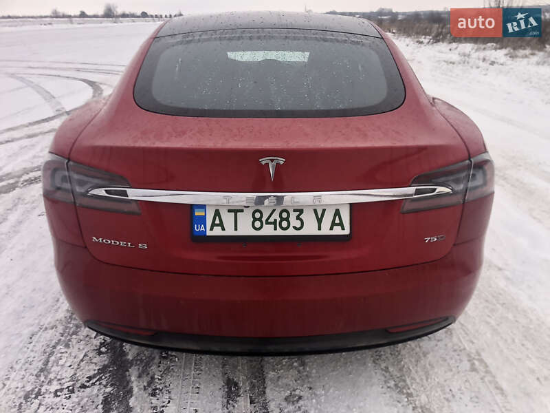 Лифтбек Tesla Model S 2018 в Виннице