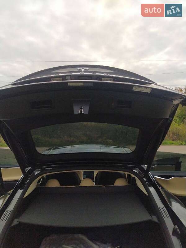 Ліфтбек Tesla Model S 2012 в Бердичеві