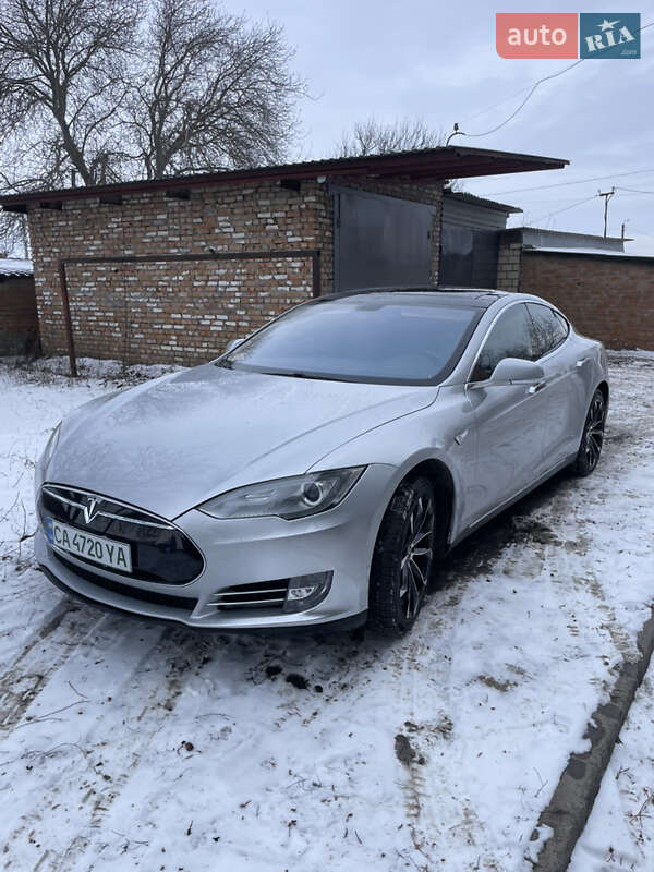 Лифтбек Tesla Model S 2013 в Жашкове