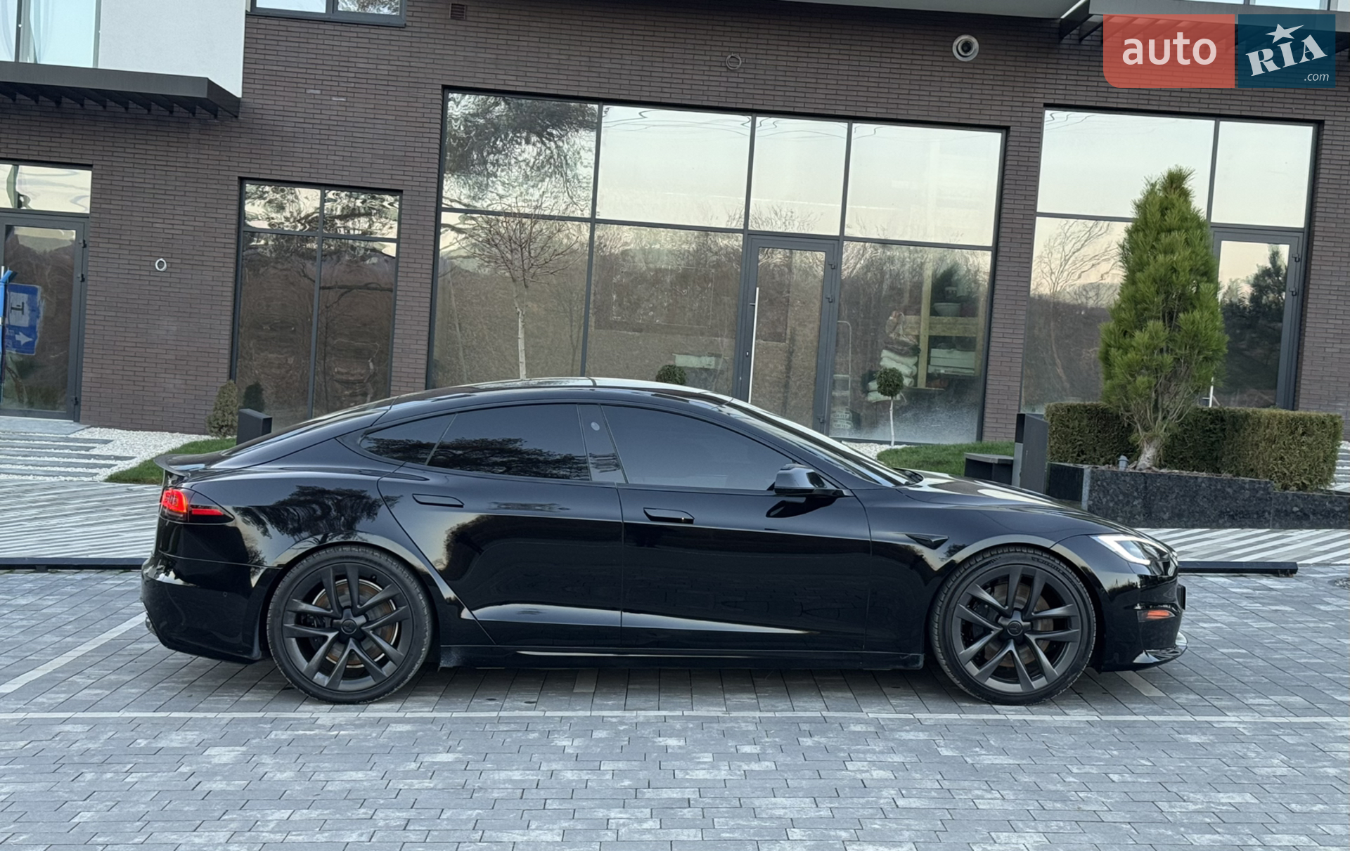 2022 Tesla Model S - мініатюра 8