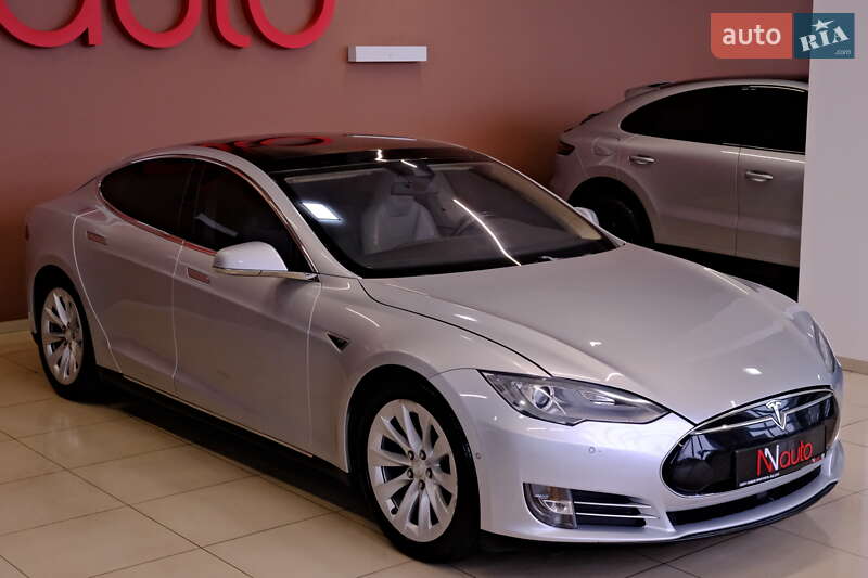Лифтбек Tesla Model S 2015 в Одессе фото 4 Лифтбек Tesla Model S 2015 в Одессе
