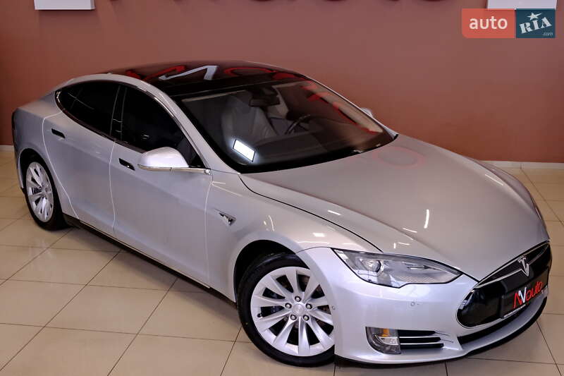 Лифтбек Tesla Model S 2015 в Одессе фото 6 Лифтбек Tesla Model S 2015 в Одессе