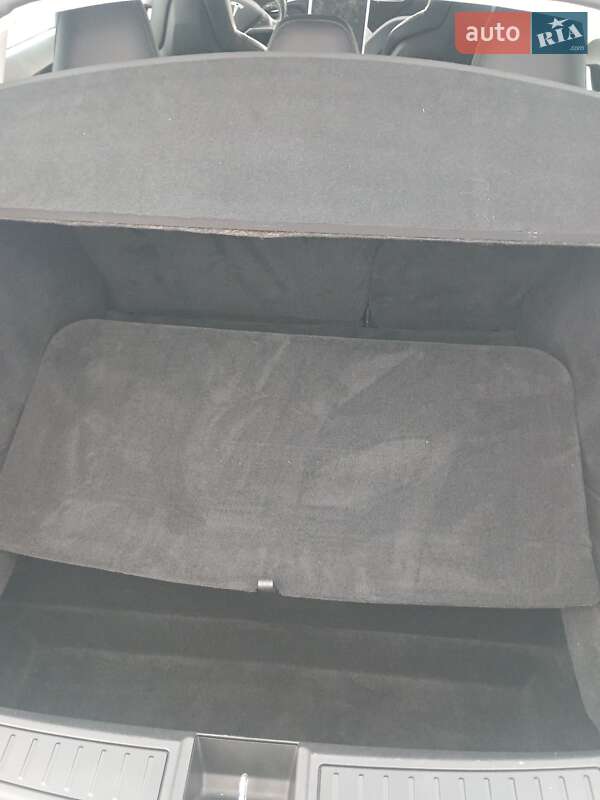 Лифтбек Tesla Model S 2015 в Виннице фото 9 Лифтбек Tesla Model S 2015 в Виннице