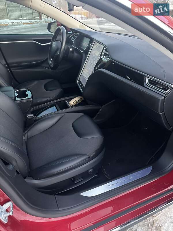 Ліфтбек Tesla Model S 2015 в Києві