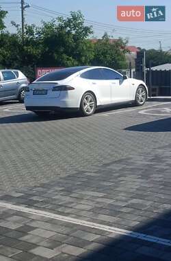 Лифтбек Tesla Model S 2014 в Виннице