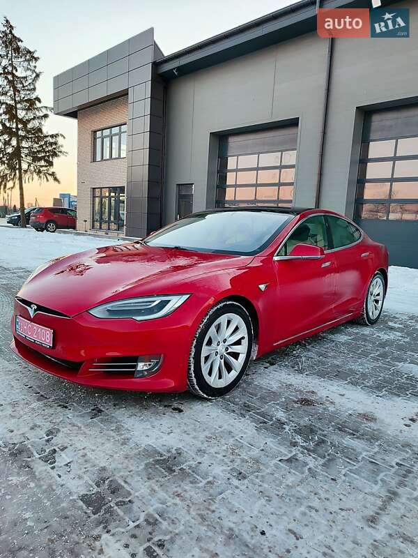 Tesla Model S 2018