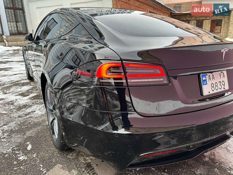 Лифтбек Tesla Model S 2022 в Киеве