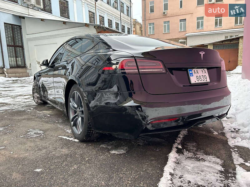 Лифтбек Tesla Model S 2022 в Киеве