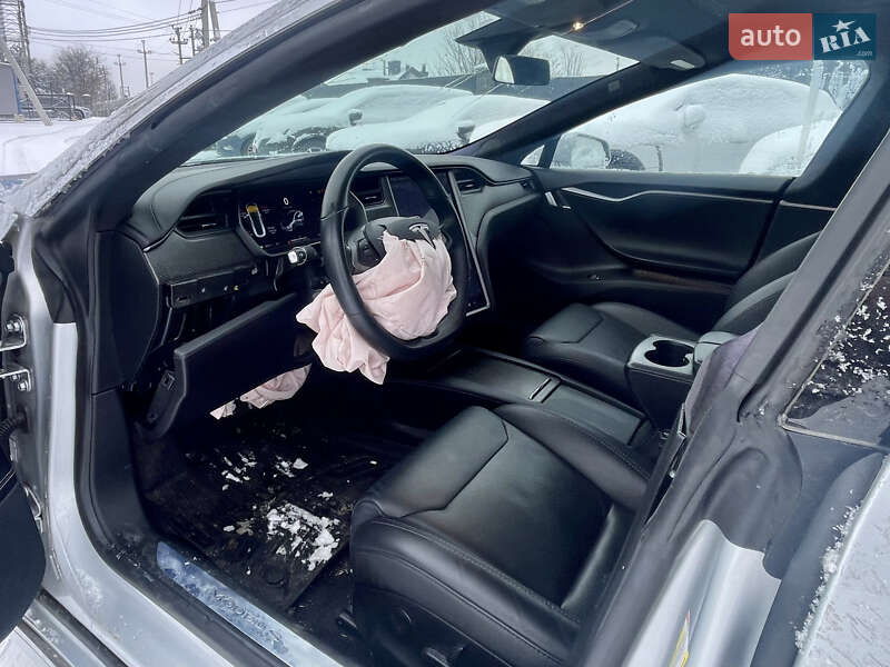 Ліфтбек Tesla Model S 2018 в Львові фото 11 Ліфтбек Tesla Model S 2018 в Львові