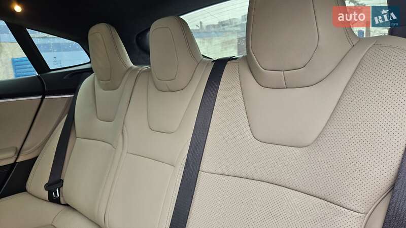 Лифтбек Tesla Model S 2019 в Харькове