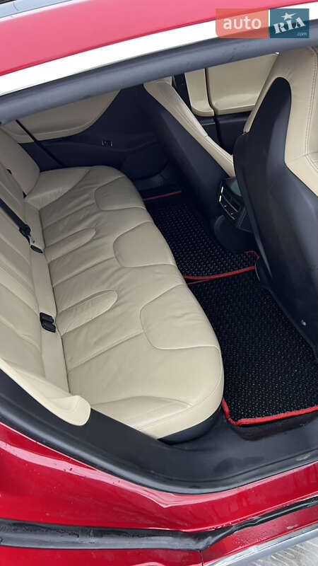 Лифтбек Tesla Model S 2014 в Виннице фото 19 Лифтбек Tesla Model S 2014 в Виннице