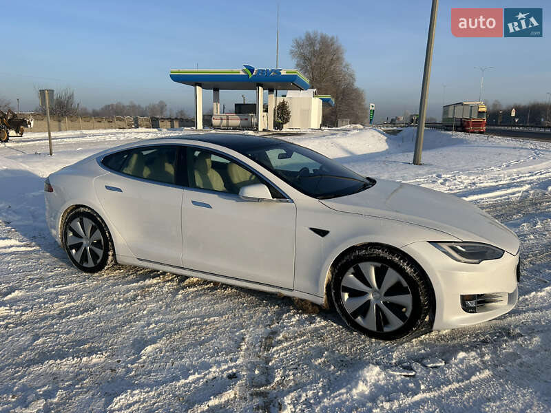Лифтбек Tesla Model S 2020 в Полтаве