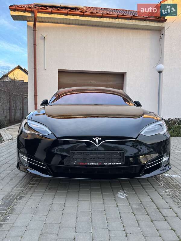 Лифтбек Tesla Model S 2017 в Николаеве