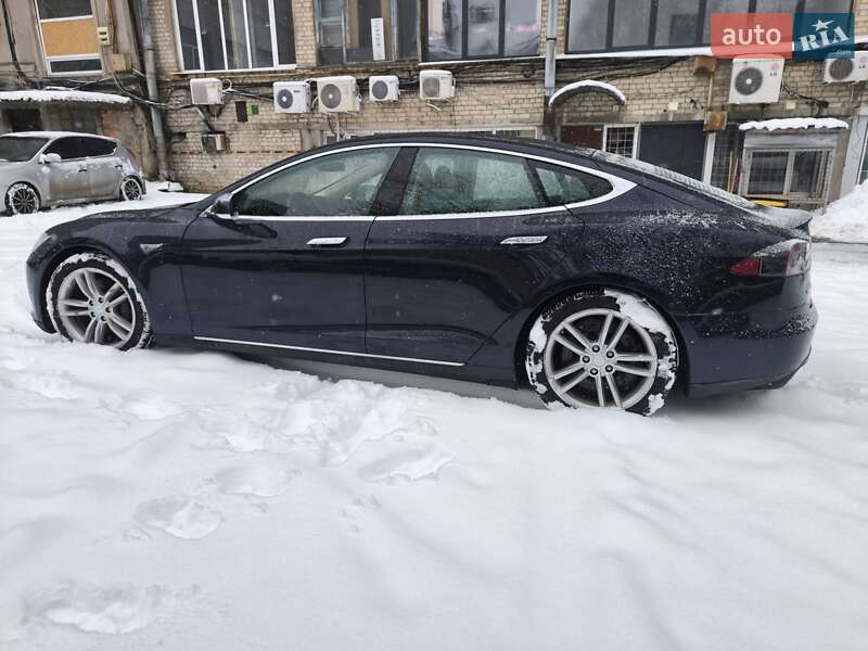 Лифтбек Tesla Model S 2015 в Харькове