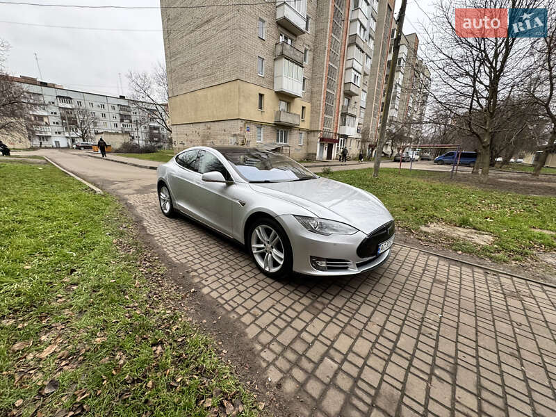 Лифтбек Tesla Model S 2014 в Луцке фото 17 Лифтбек Tesla Model S 2014 в Луцке