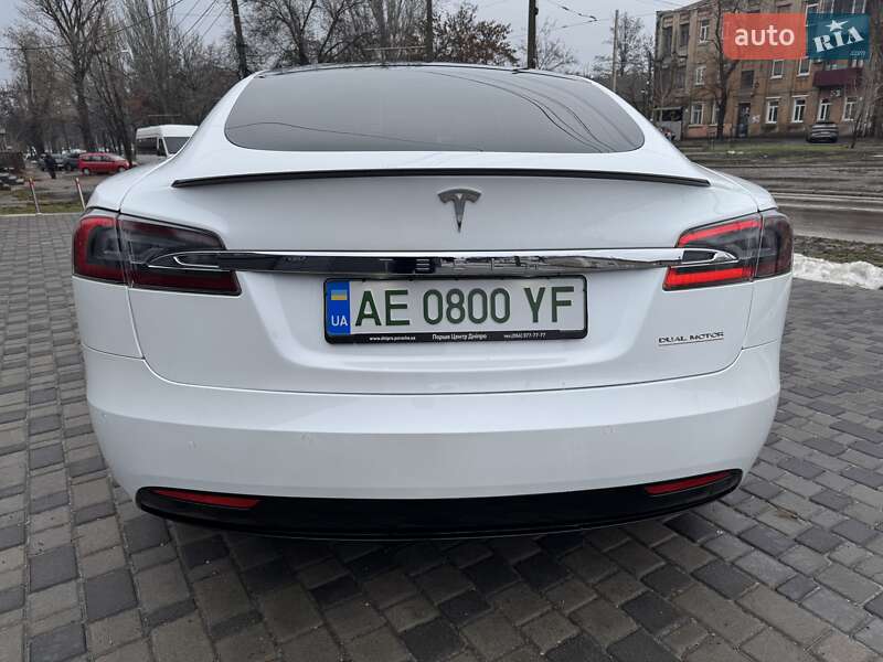 Лифтбек Tesla Model S 2020 в Днепре