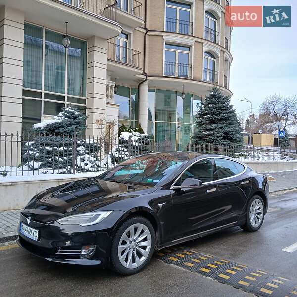 Лифтбек Tesla Model S 2017 в Киеве