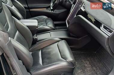 Лифтбек Tesla Model S 2017 в Киеве