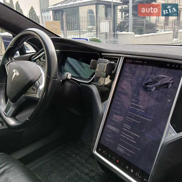 Лифтбек Tesla Model S 2017 в Киеве