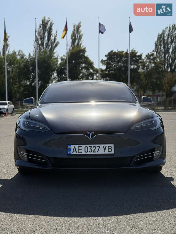Лифтбек Tesla Model S 2020 в Днепре