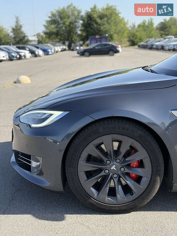 Лифтбек Tesla Model S 2020 в Днепре