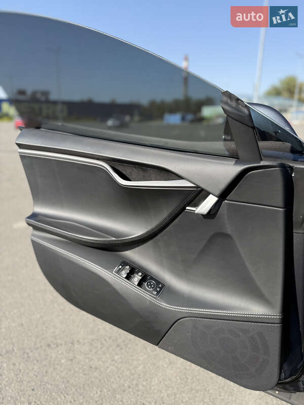 Лифтбек Tesla Model S 2020 в Днепре