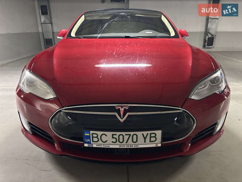 Ліфтбек Tesla Model S 2016 в Львові