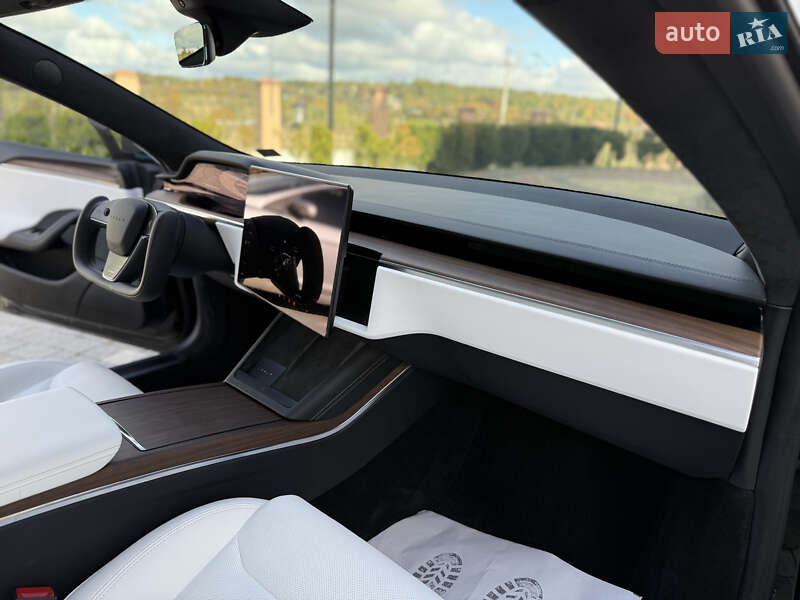 Лифтбек Tesla Model S 2024 в Дрогобыче