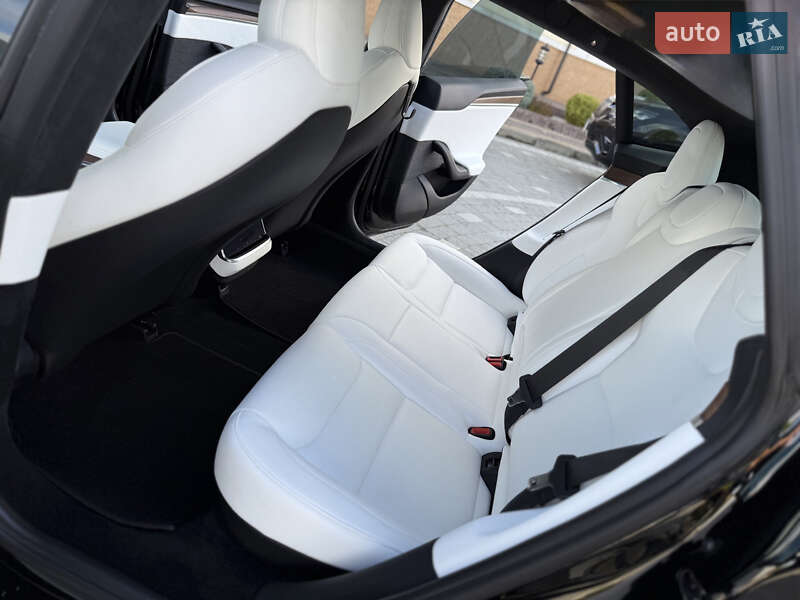 Лифтбек Tesla Model S 2024 в Дрогобыче