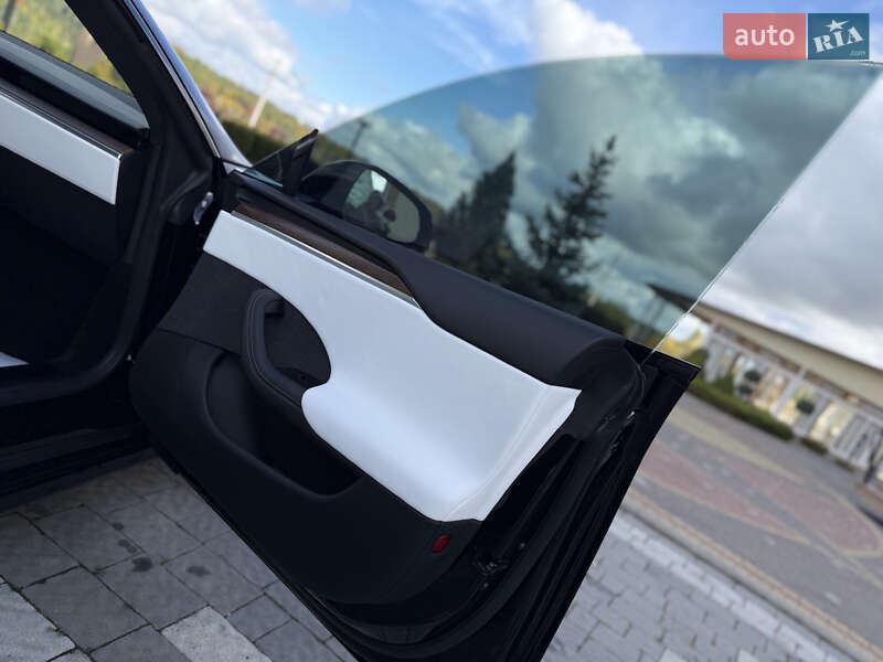 Лифтбек Tesla Model S 2024 в Дрогобыче