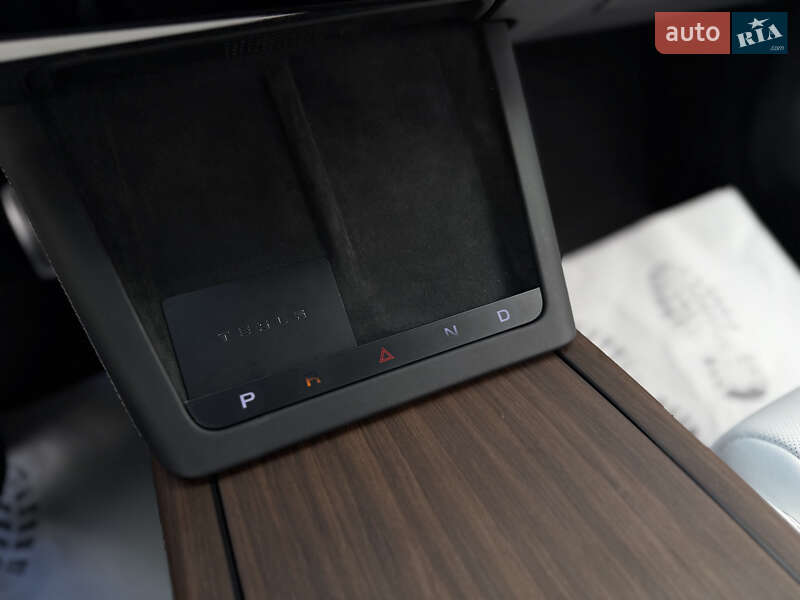 Лифтбек Tesla Model S 2024 в Дрогобыче