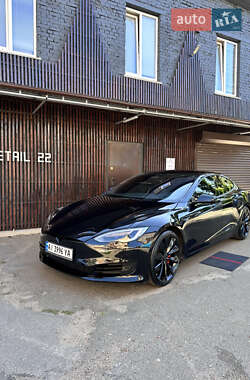 Лифтбек Tesla Model S 2017 в Киеве