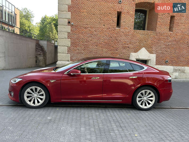 Ліфтбек Tesla Model S 2016 в Львові фото 2 Ліфтбек Tesla Model S 2016 в Львові