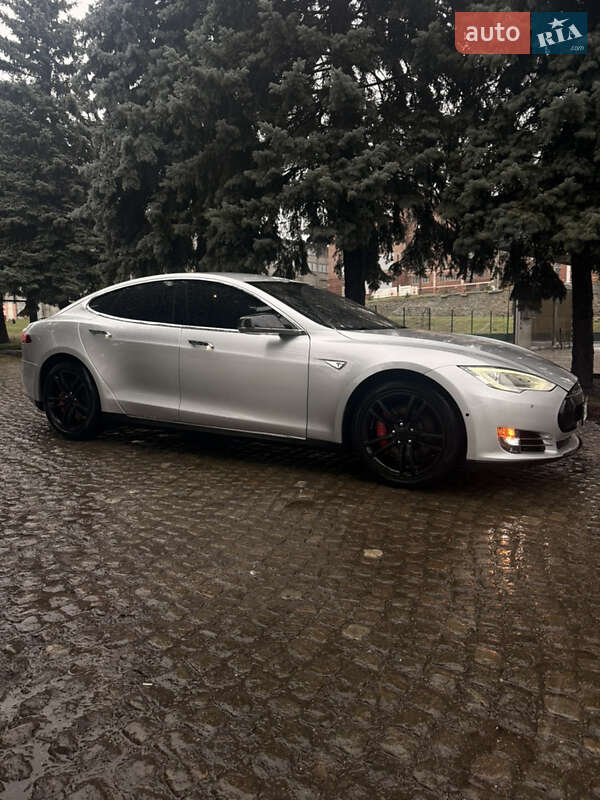 Ліфтбек Tesla Model S 2014 в Кропивницькому