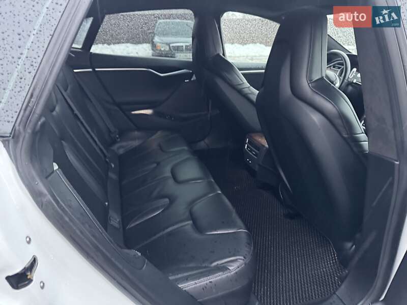 Ліфтбек Tesla Model S 2016 в Бучі фото 35 Ліфтбек Tesla Model S 2016 в Бучі