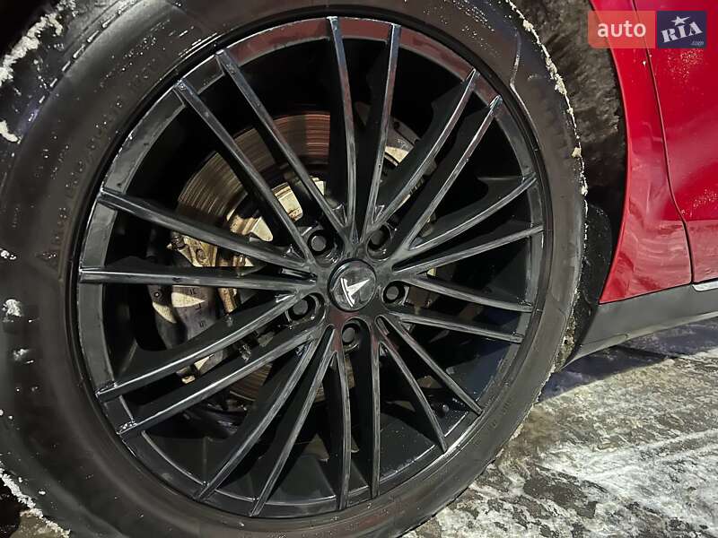 Ліфтбек Tesla Model S 2015 в Білій Церкві