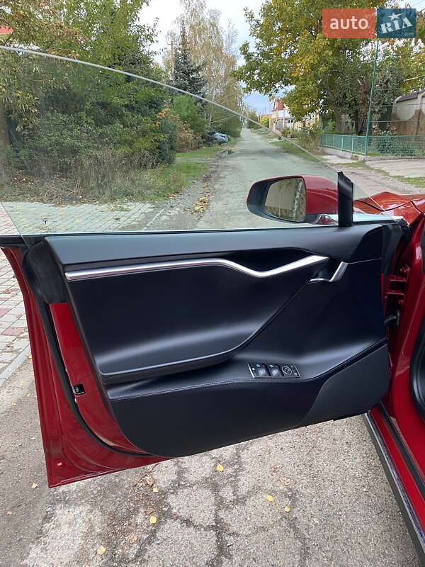 Лифтбек Tesla Model S 2013 в Одессе