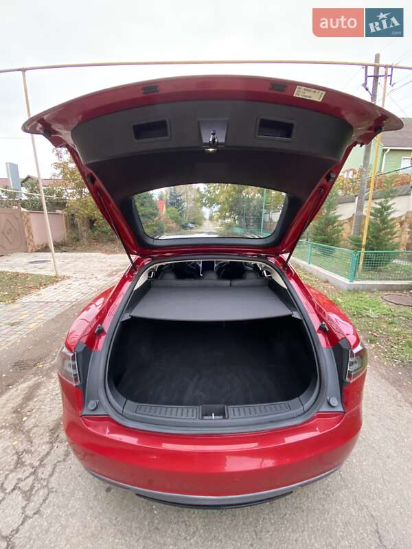 Лифтбек Tesla Model S 2013 в Одессе