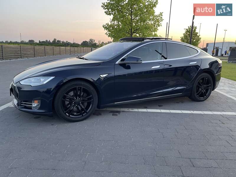 Лифтбек Tesla Model S 2013 в Мукачево