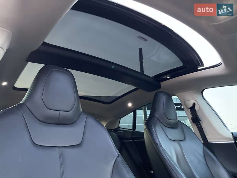 Лифтбек Tesla Model S 2013 в Мукачево