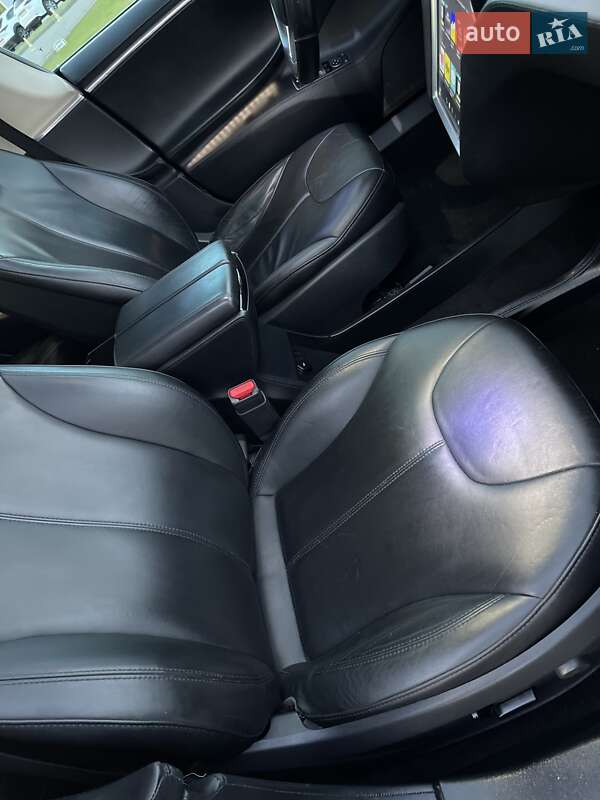 Лифтбек Tesla Model S 2013 в Мукачево