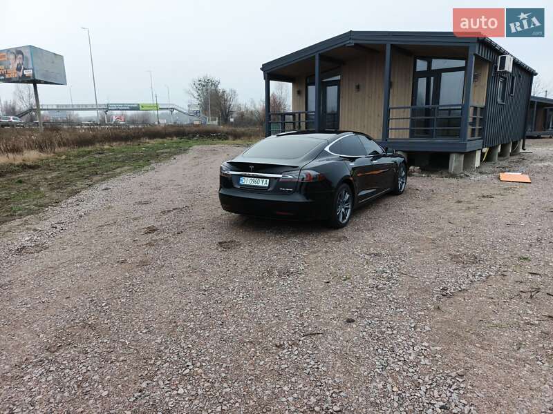 Лифтбек Tesla Model S 2021 в Киеве