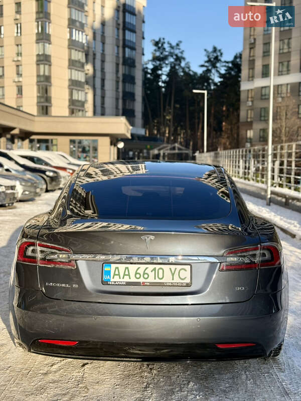 Лифтбек Tesla Model S 2016 в Киеве фото 4 Лифтбек Tesla Model S 2016 в Киеве