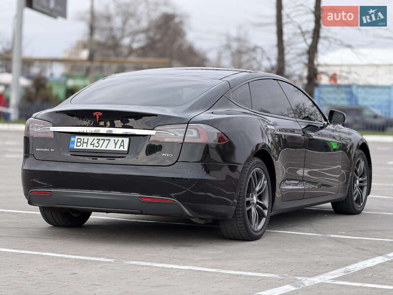 Лифтбек Tesla Model S 2015 в Одессе фото 12 Лифтбек Tesla Model S 2015 в Одессе