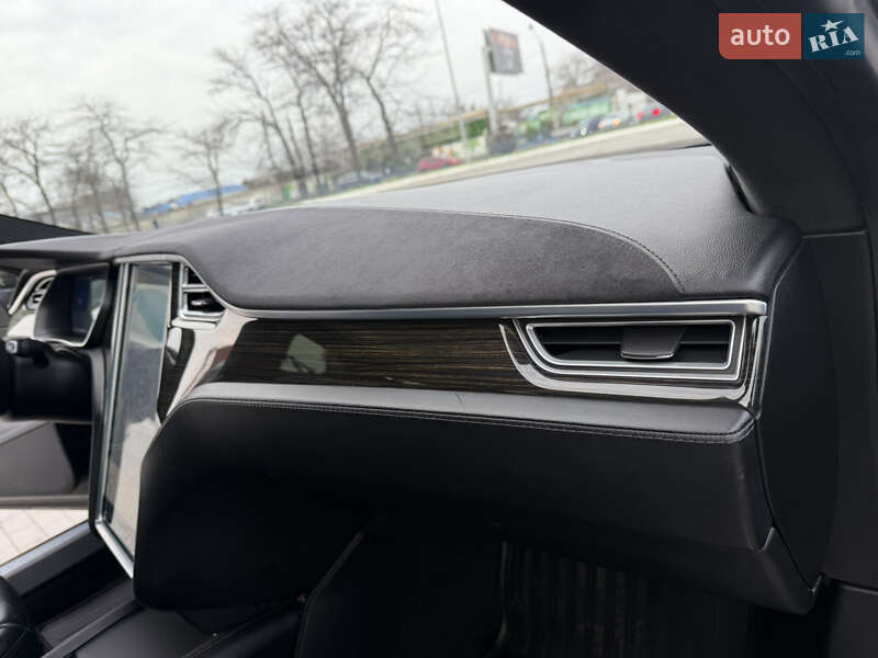 Лифтбек Tesla Model S 2015 в Одессе фото 36 Лифтбек Tesla Model S 2015 в Одессе