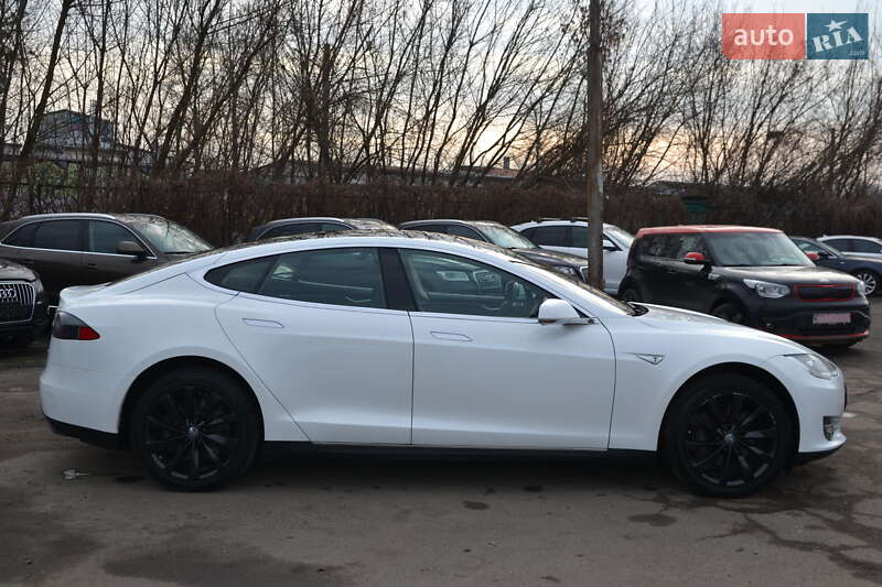 Лифтбек Tesla Model S 2014 в Луцке