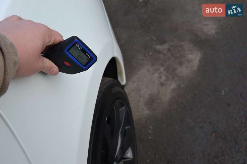 Лифтбек Tesla Model S 2014 в Луцке